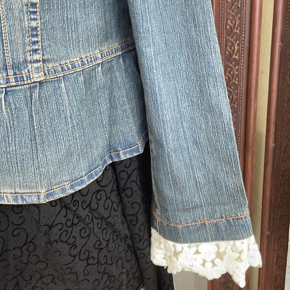 Vintage Inspired Cropped Jacket - Picture 3 of 9